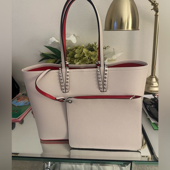 Christian Louboutin - Picture 13 of 14